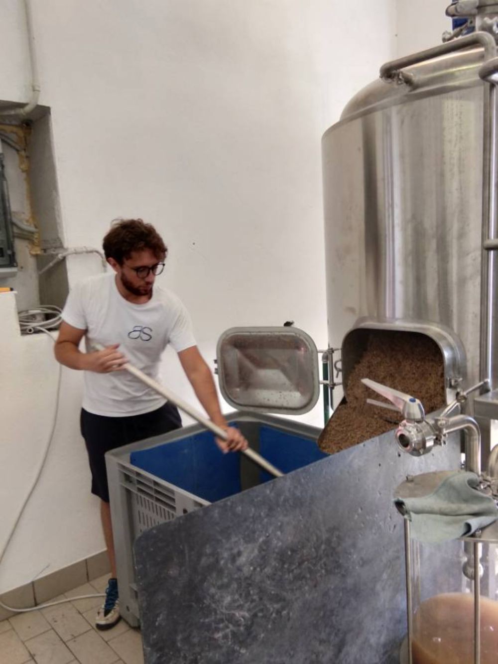 craft beer brewing brewery equipments,conical stainless steel beer fermenter,commercial brewery equipments for sale,how to start brewery,brewery equipment cost,beer tank,beer bottling machine,brewery Italy,craft brewery equipment price,brewpub beer equipment